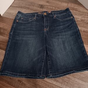 Seven7 Womans Denim Shorts Size 14